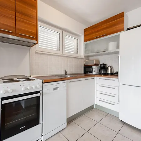 Bay Marisa Apartmán *