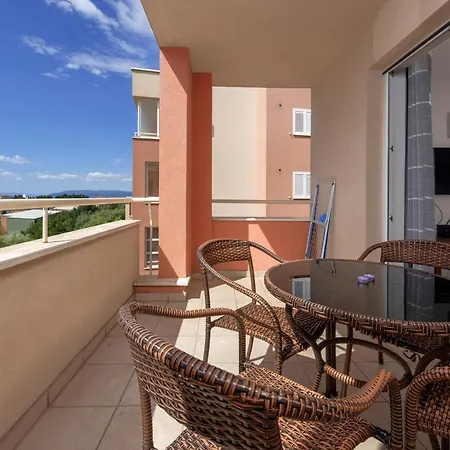 Bay Marisa Apartment *